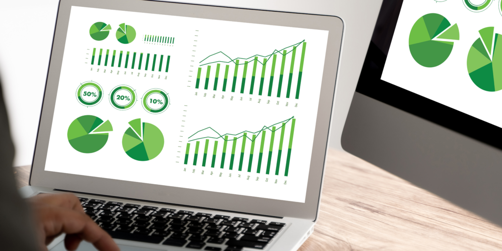 Imagem de um computador com métricas em verde no artigo: Competências ESG para Profissionais Financeiros